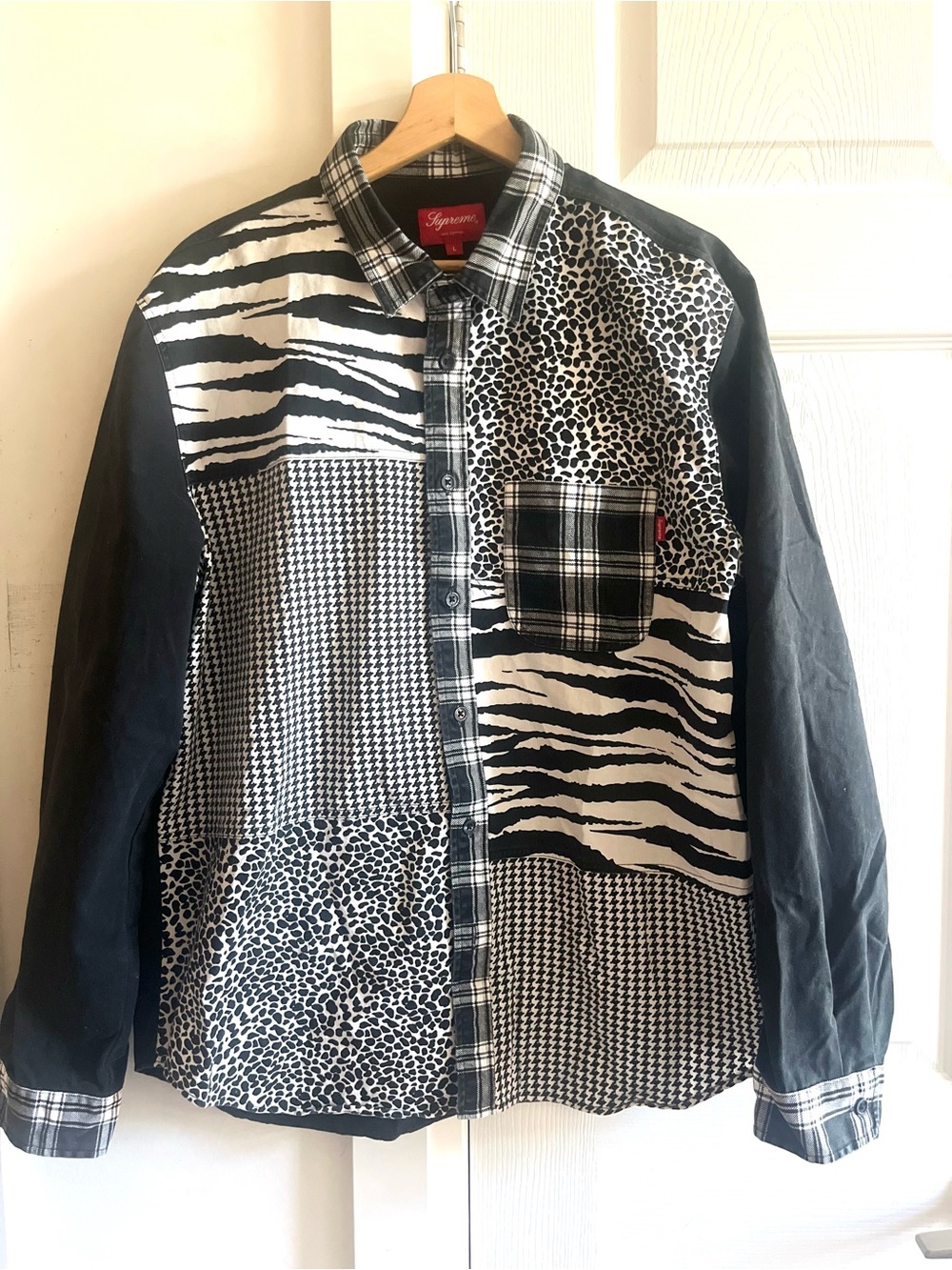 Supreme FW16 Animal
Patchwork Twill Shirt Black/White -
Men's Size Large